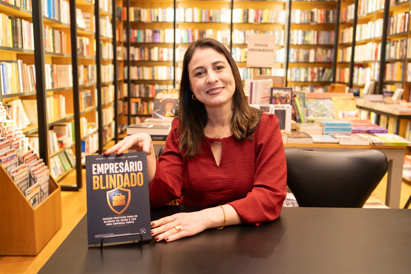 Valéria Machado com o livro Empresário Blindado